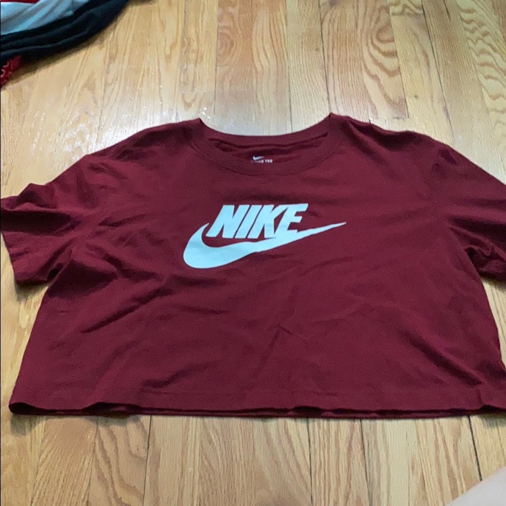 Nike cropped tee